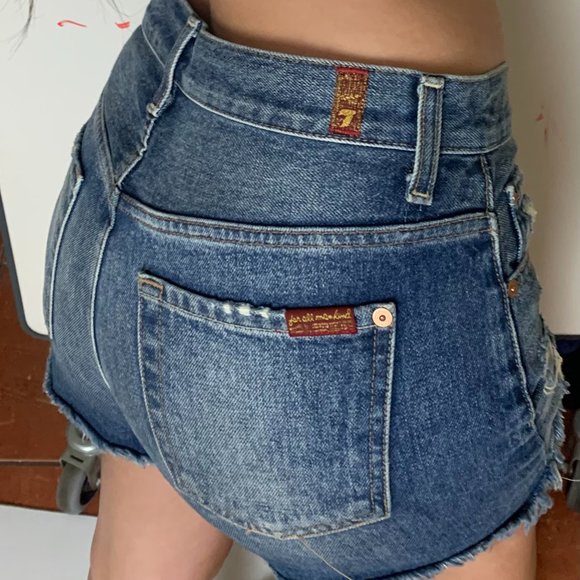 7 For All Mankind Denim Shorts Womens Jeans Tag 25 Dark Blue W28xL4 Distressed - Picture 1 of 12